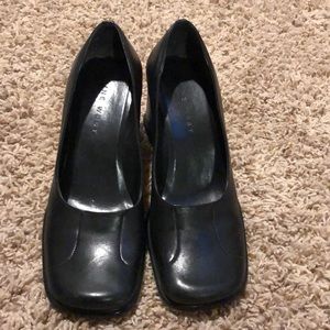 Gently Worn Nine West Wedges 8.5M